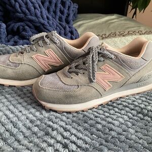 New Balance Women's Sneakers in Gray and Pink